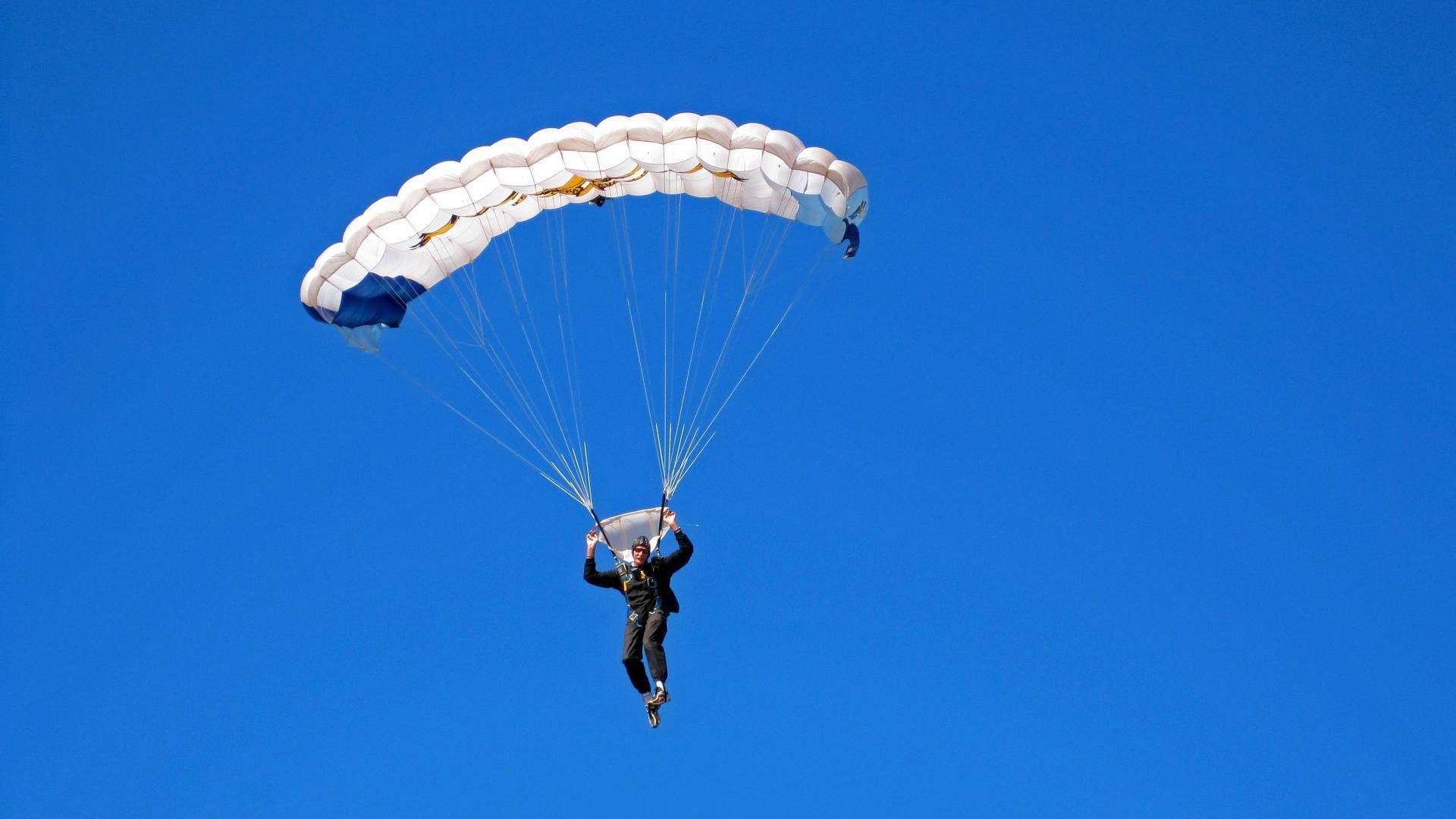 中国男篮邀请外籍教练参与训练提升实战能力，中国男篮外教名单