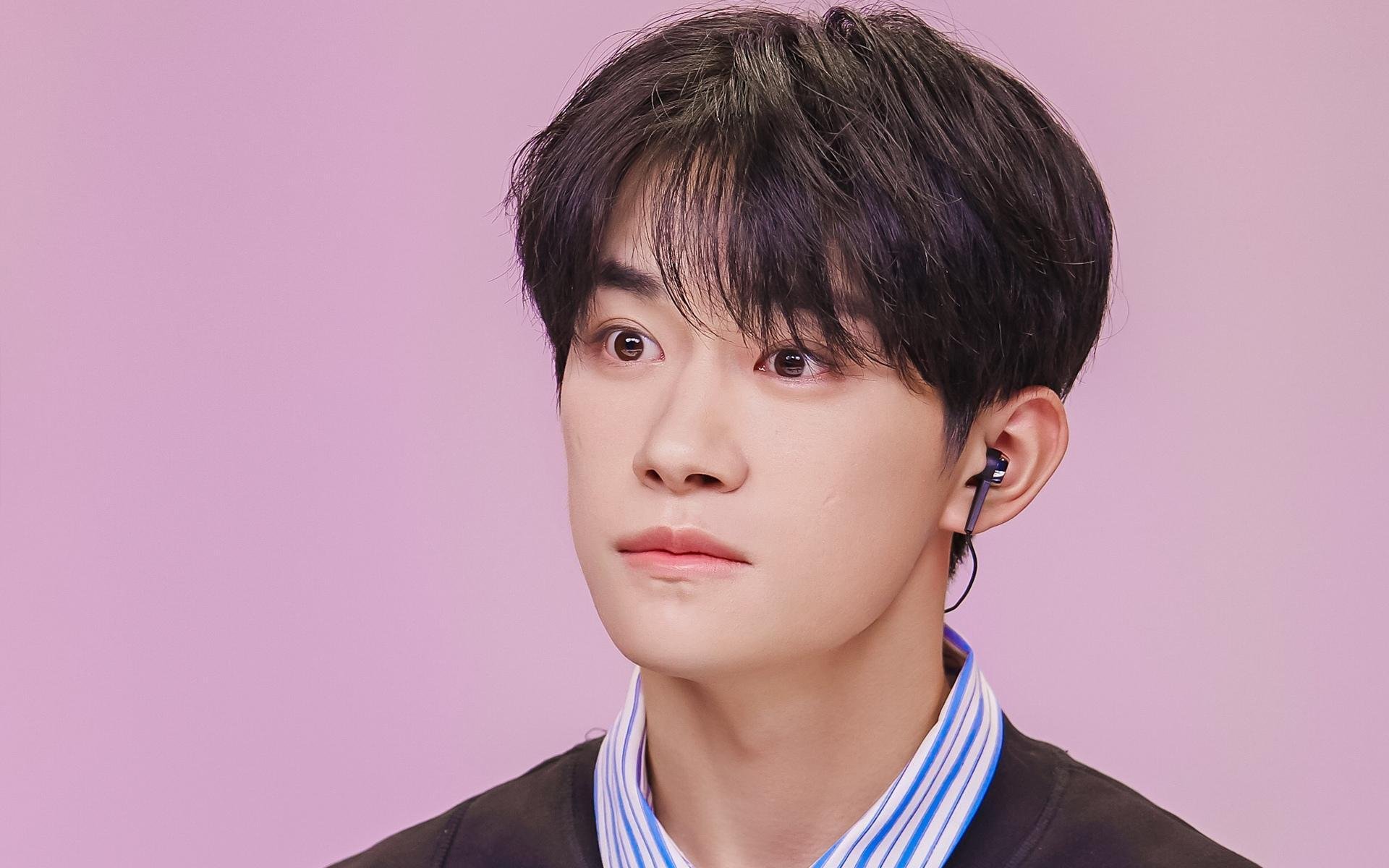 曹缘跳板动作细腻精准无误，曹缘跳舞